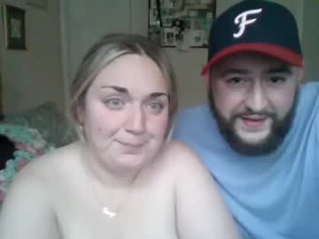 couple Live Cam Sex with sluttykitty95