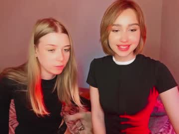 couple Live Cam Sex with cherrycherryladies