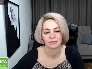 girl Live Cam Sex with blondemommy_77