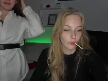 couple Live Cam Sex with sarahwelddy