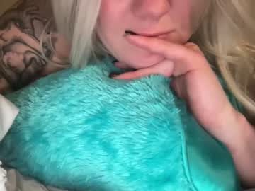 girl Live Cam Sex with desertblondie