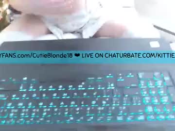 girl Live Cam Sex with kittie