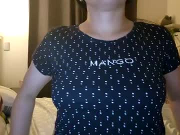 girl Live Cam Sex with tinyelyza