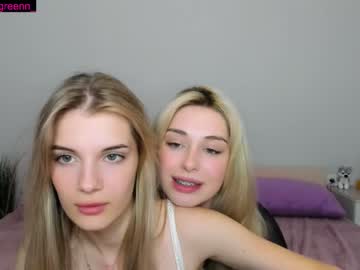 couple Live Cam Sex with chloejjoness