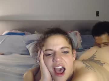 couple Live Cam Sex with stabbin_cascas_gutts