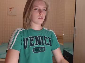 girl Live Cam Sex with cutieurgirl