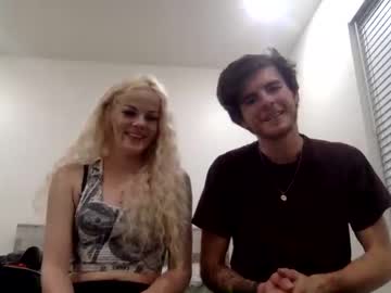 couple Live Cam Sex with taileyqueen