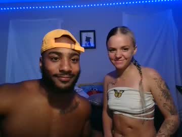 couple Live Cam Sex with snow_bunny911