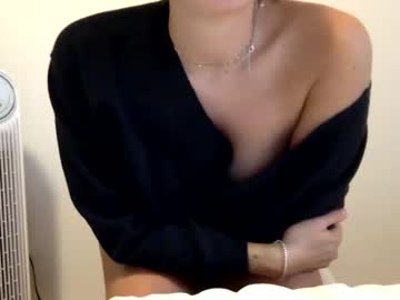 girl Live Cam Sex with nikkitiffy