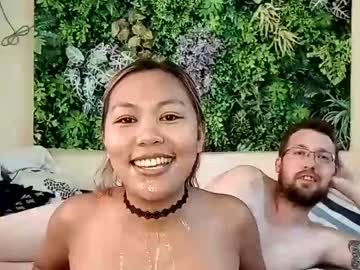 couple Live Cam Sex with tia_and_matt