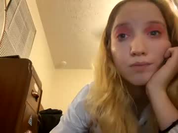 girl Live Cam Sex with str4wberryshortcake