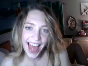 couple Live Cam Sex with goldenhourhippie