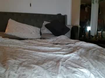 couple Live Cam Sex with sylviagreen