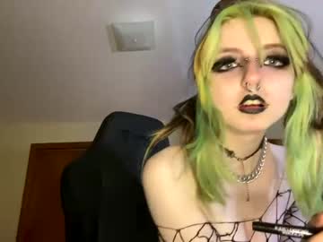 girl Live Cam Sex with cryptiddi3s