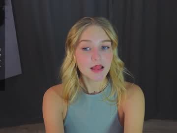 girl Live Cam Sex with emilyhewell