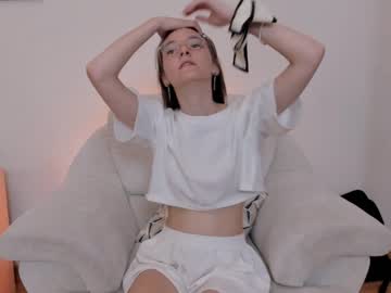 girl Live Cam Sex with alainacrosby