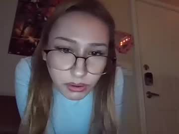 girl Live Cam Sex with madiosnrios