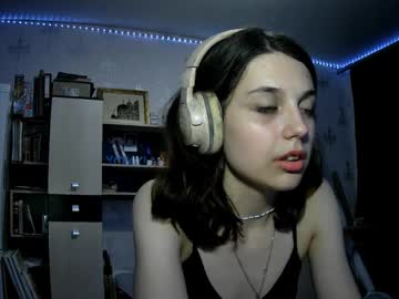 girl Live Cam Sex with alodieherlan