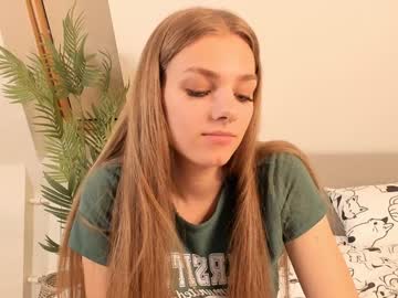 girl Live Cam Sex with odelindabracher
