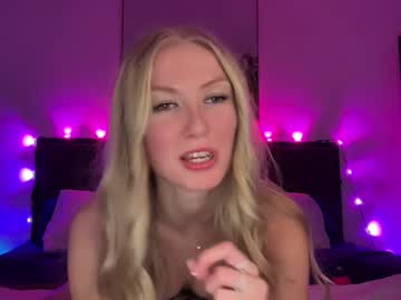 girl Live Cam Sex with kyliexxrose