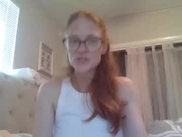 couple Live Cam Sex with lil_red_strawberry