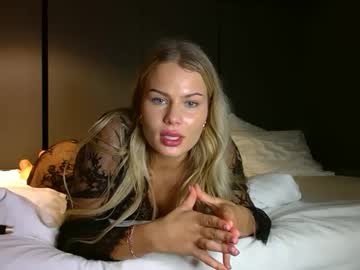 girl Live Cam Sex with melicherry