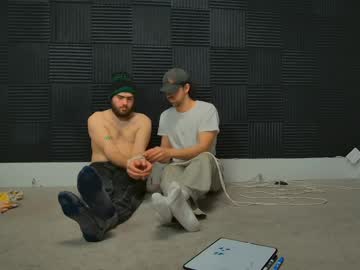 couple Live Cam Sex with caseyandfriends