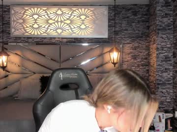 girl Live Cam Sex with emilyyhendrix