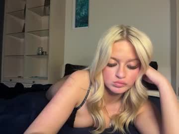 girl Live Cam Sex with zeekthefreek22