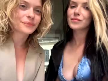 couple Live Cam Sex with lookatus711