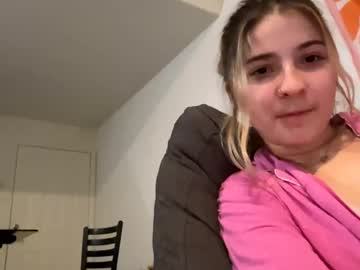 couple Live Cam Sex with makennamacy