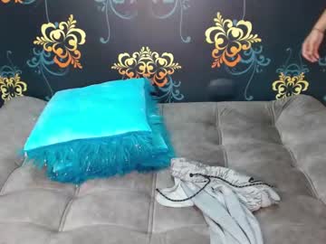 couple Live Cam Sex with skinnyx_cute18