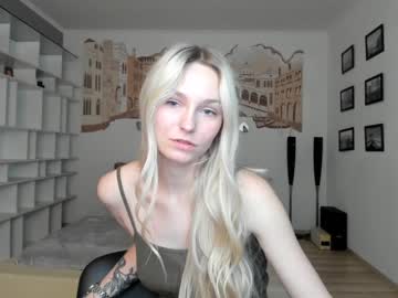 girl Live Cam Sex with evamooni