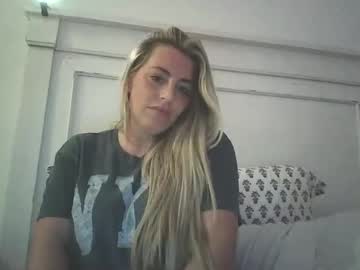 girl Live Cam Sex with michellee_michaels