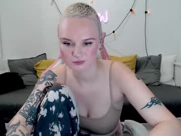 girl Live Cam Sex with theycallmepantherr