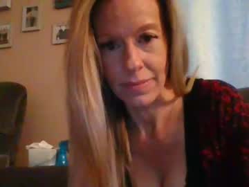 girl Live Cam Sex with eyecandymilf