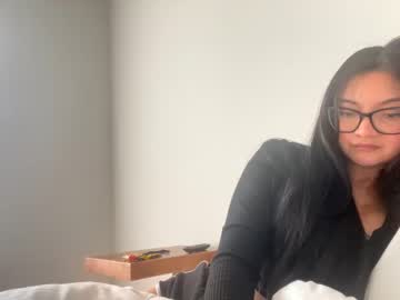 girl Live Cam Sex with petiteasiant