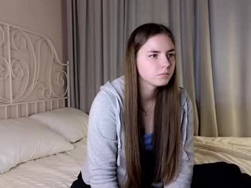 girl Live Cam Sex with on_the_soft_pillow
