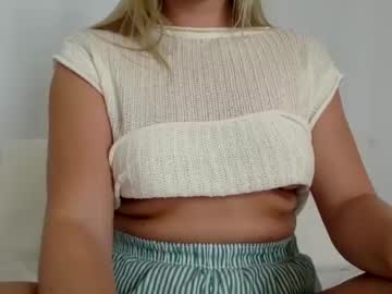 girl Live Cam Sex with innocentblonde789