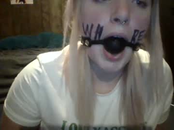 girl Live Cam Sex with icykittiesbitch95
