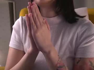 girl Live Cam Sex with petraharn