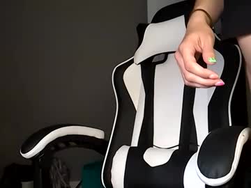 girl Live Cam Sex with lowkeylinzey