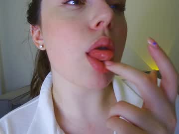 girl Live Cam Sex with tutti_frutti_