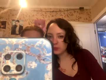 couple Live Cam Sex with greedbiiitchs