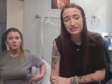 couple Live Cam Sex with slangingandbangin