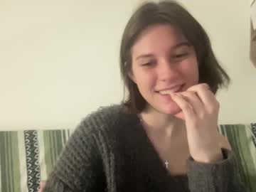girl Live Cam Sex with nevsinclaire